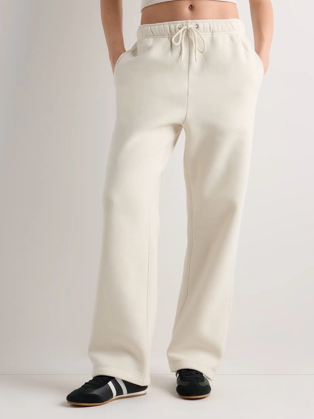 H&M White Plush Super Soft Sweatpants Straight Leg Size M